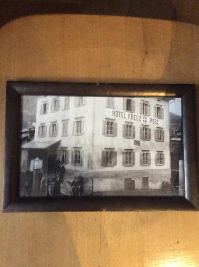 Alte Post Mit Geschichte Und Restaurant Apartment Tavanasa Bagian luar foto