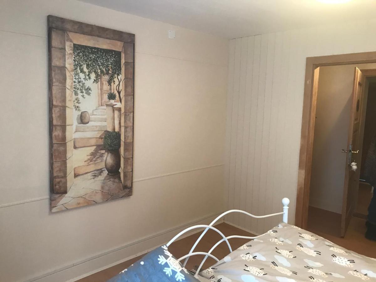 Alte Post Mit Geschichte Und Restaurant Apartment Tavanasa Bagian luar foto