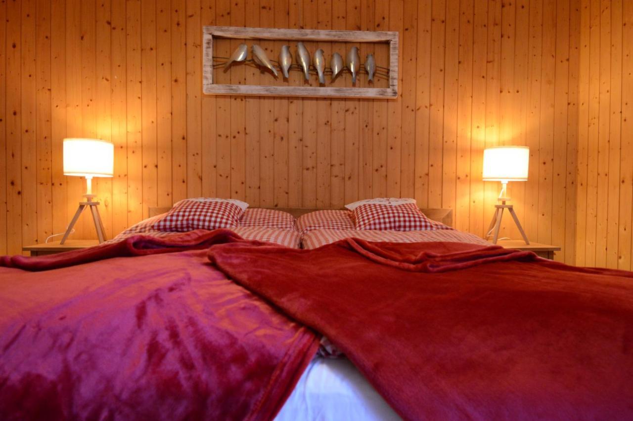 Alte Post Mit Geschichte Und Restaurant Apartment Tavanasa Bagian luar foto