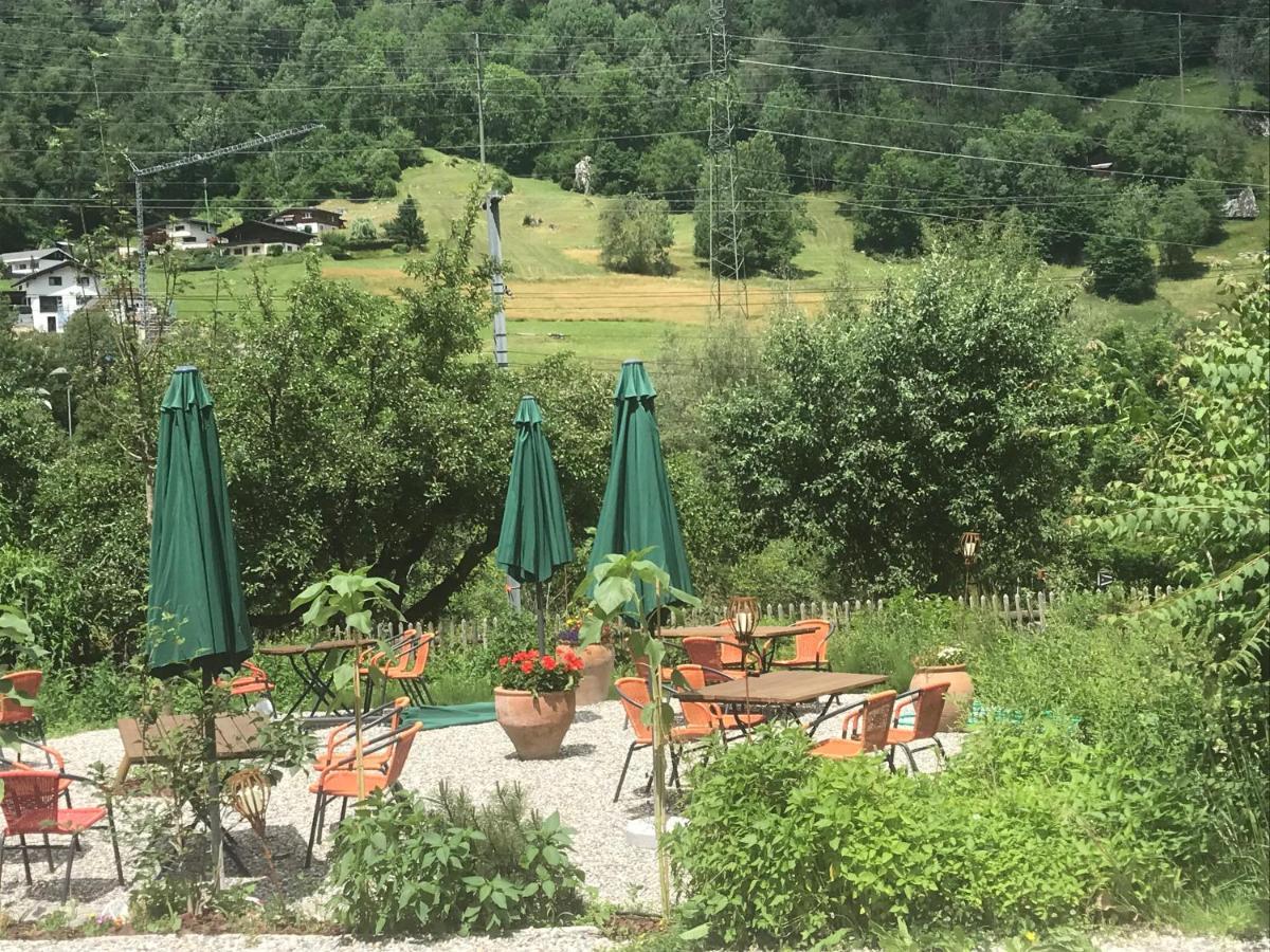 Alte Post Mit Geschichte Und Restaurant Apartment Tavanasa Bagian luar foto